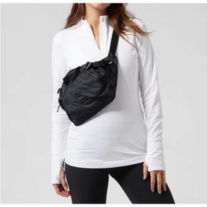 COPY - Athleta lululemon Excursion Waistbag in Black